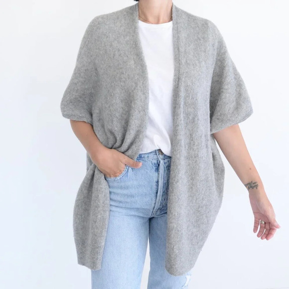 Aritzia Community Grey 54% Wool,  22% Yak Short Sleeve Cardigan XSmall - Picture 3 of 11